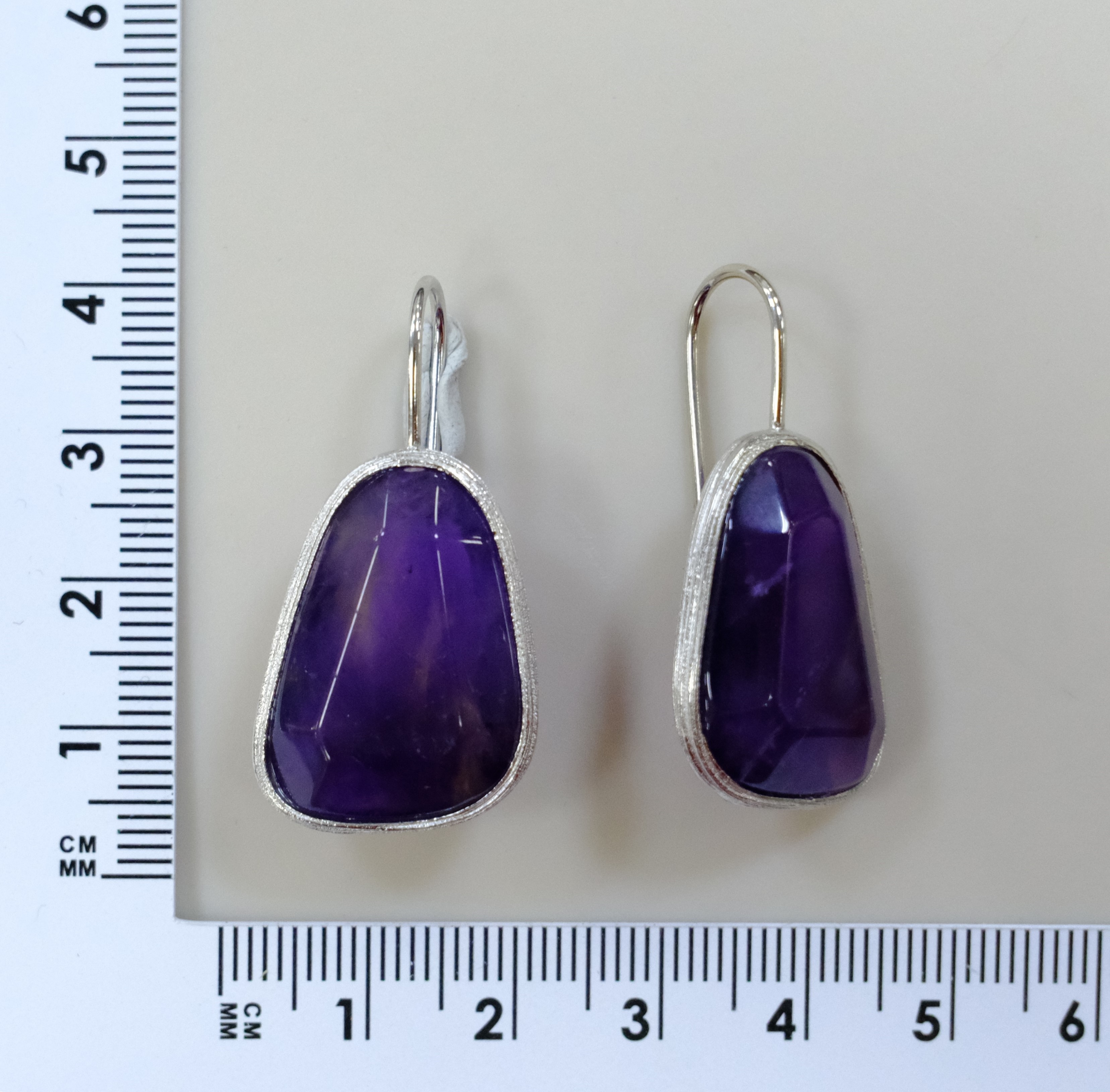 Серебряные серьги с аметистами